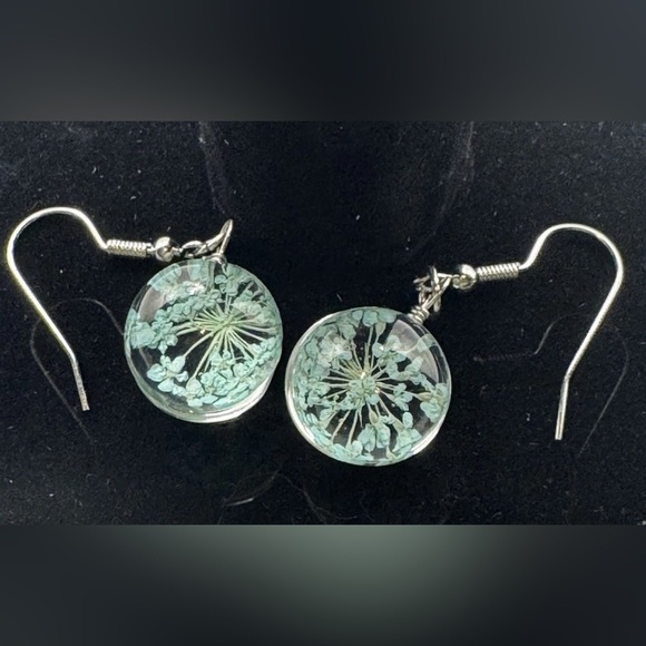 Real Pressed Flower Pierced Earrings. Aqua. Hook Closure. - Picture 1 of 3